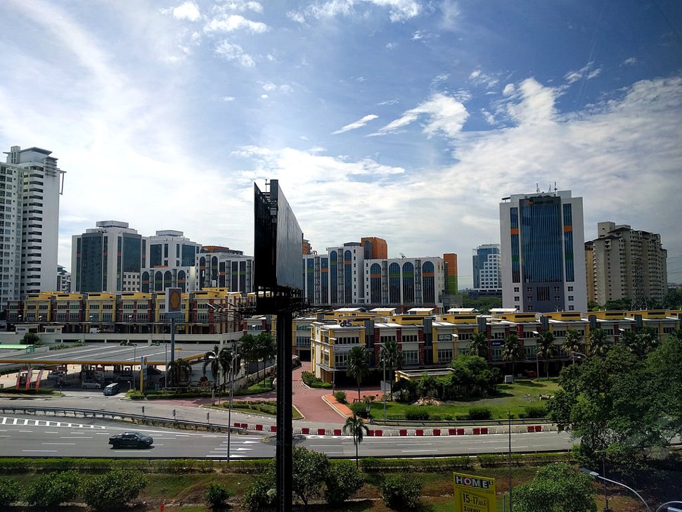 Ara Damansara LRT station and neighbourhood